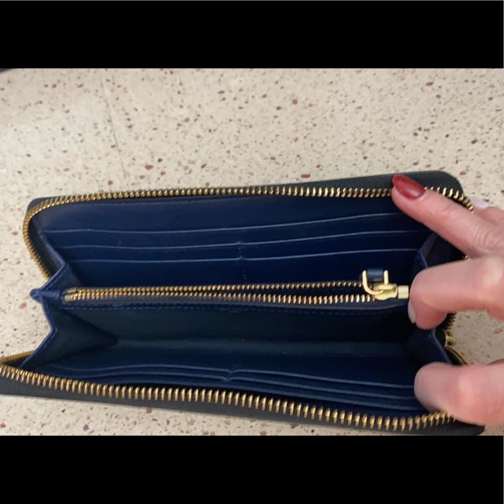 Tory Burch Wallet - Like NEW